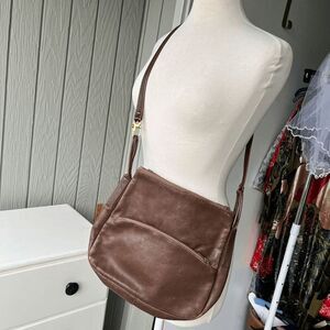 VTG Genuine Leather Brown Crossbody Bag Zip Pockets Classic Minimalist Purse